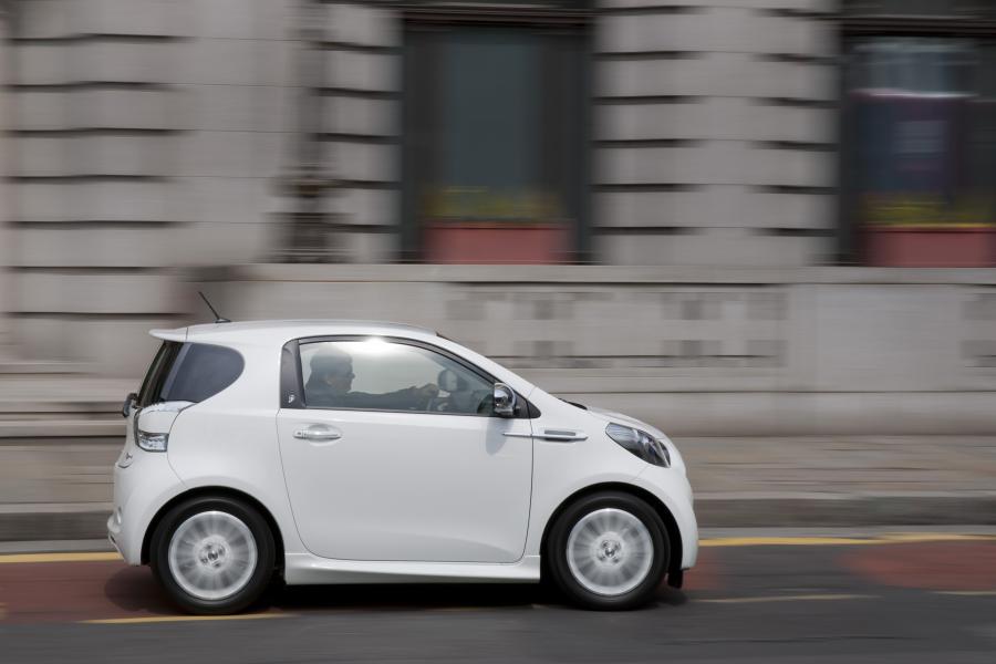  Aston Martin Cygnet White Edition 2011 года  (UK) (фото 5 из 8)